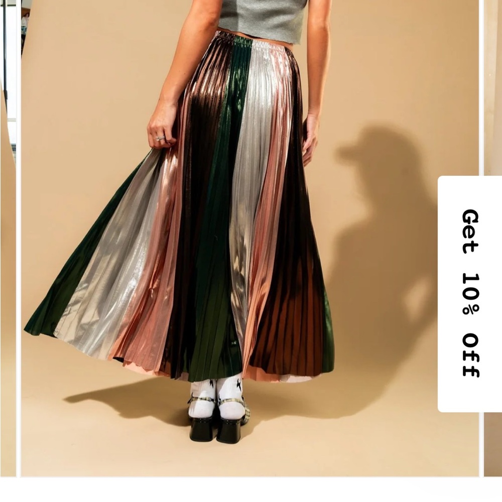 Dressed in LALA Metallic Pleated Maxi Skirt - Picture 2 of 5